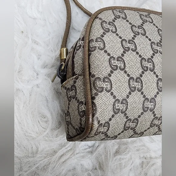 Vintage Gucci GG Plus Crossbody Bag – Rare Collector’s Piece - Picture 9 of 16
